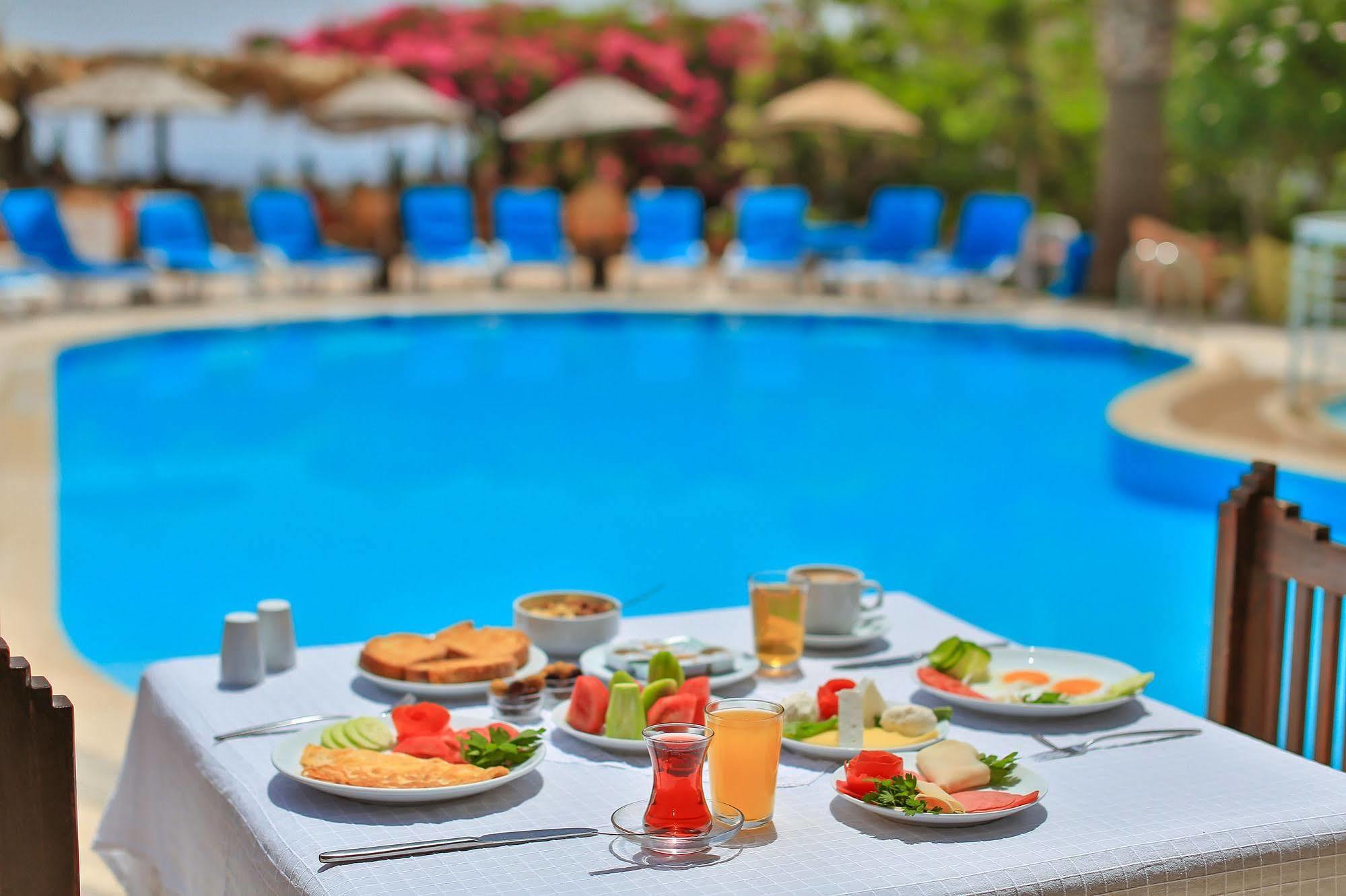 Sunny Garden Nilufer Hotel Turgutreis Exterior foto